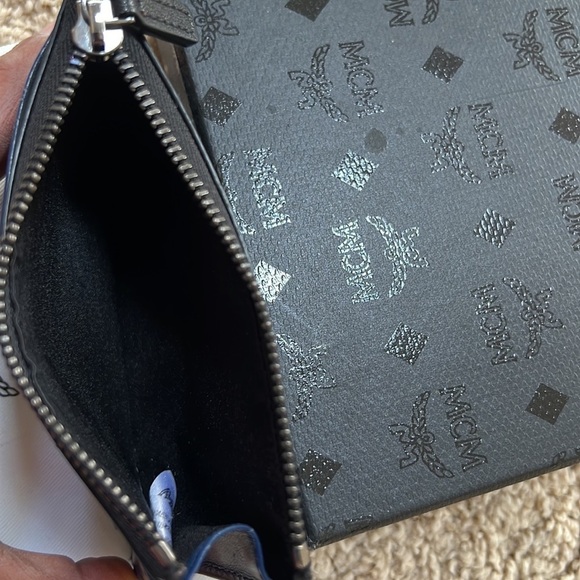 MCM men's lion embossed black with blue and grey mini zipped coin card holder - Picture 6 of 13